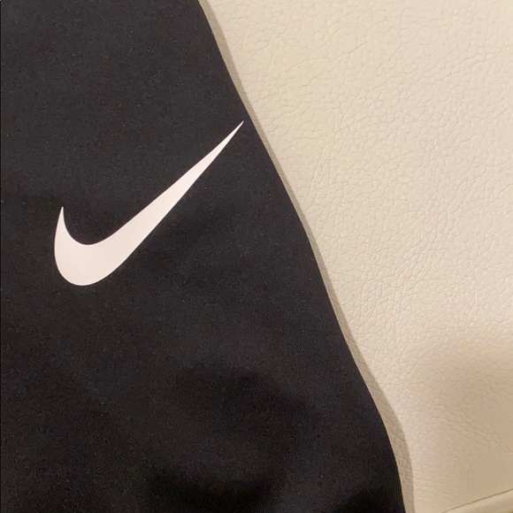 ❌❌SOLD❌ ❌NWT NIKE PRO LEGGINGS - Picture 2 of 4